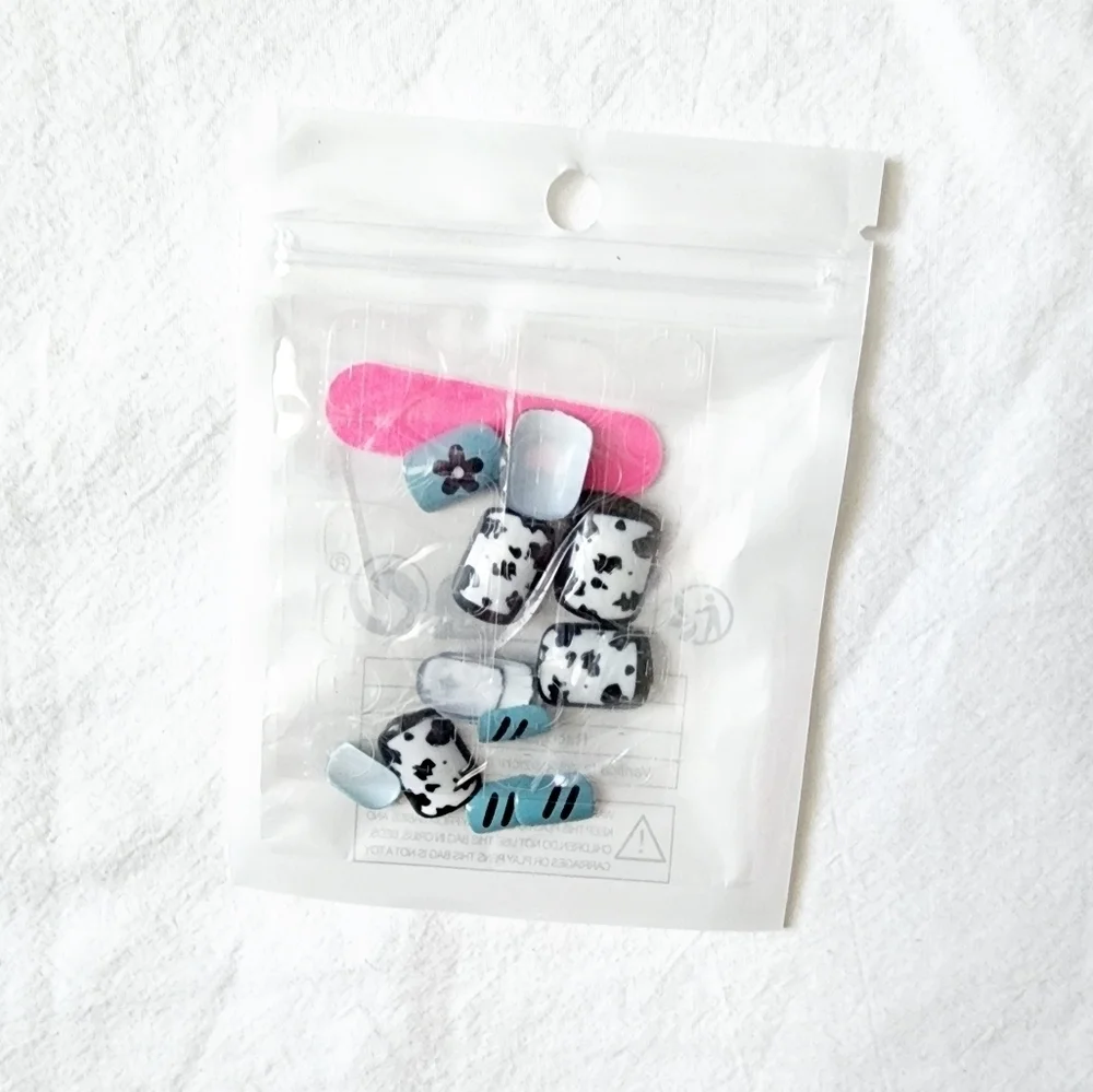 24 Pieces Fake Press On Nails